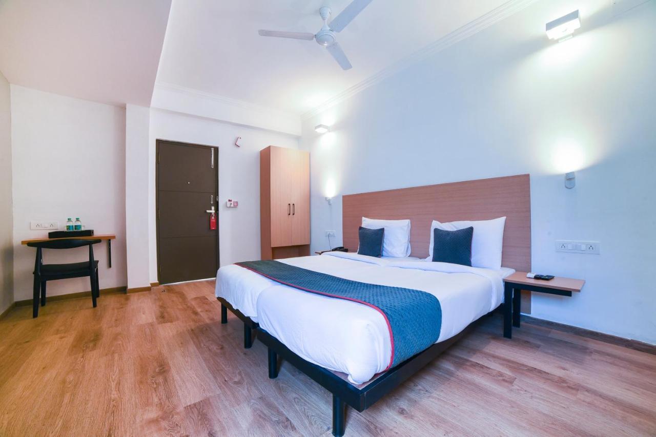 Hotel Collection O Vadapalani Chennai Exterior foto