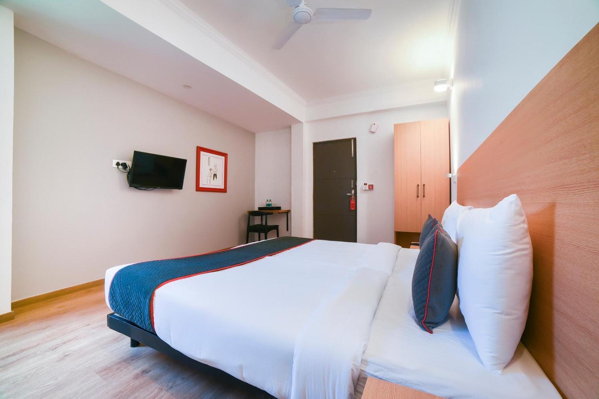 Hotel Collection O Vadapalani Chennai Exterior foto