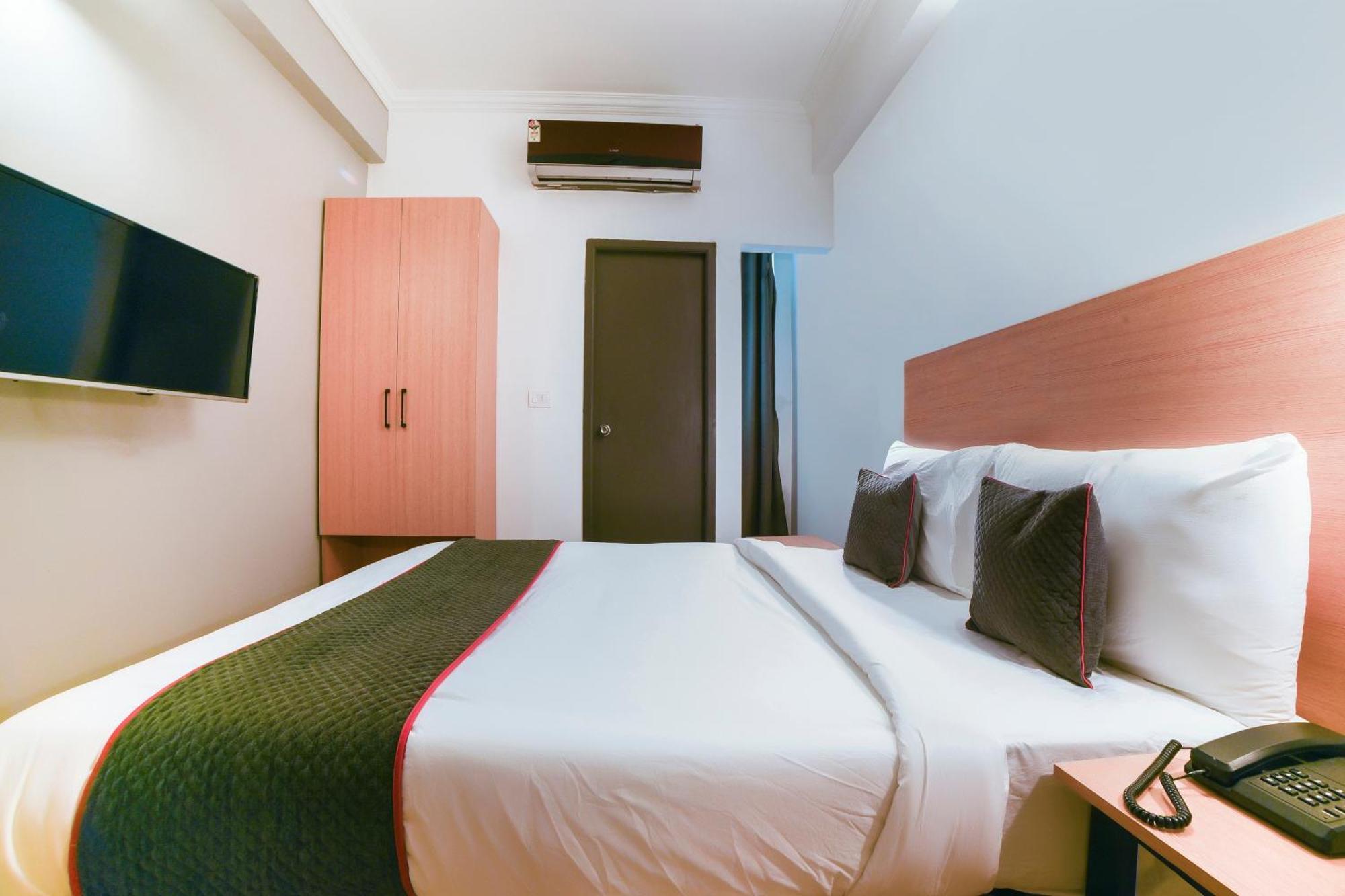 Hotel Collection O Vadapalani Chennai Exterior foto